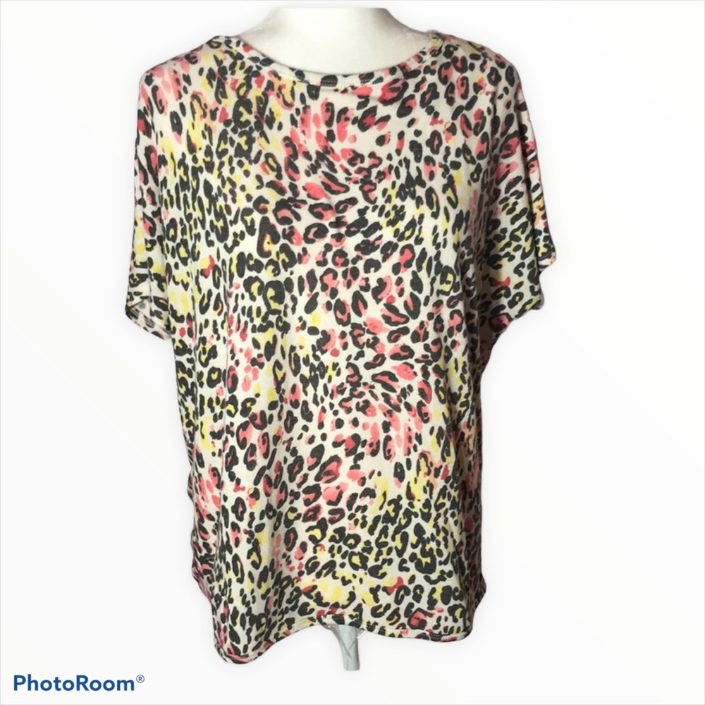 NWT Colirful Leopard Open Back Shirt